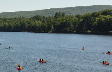 Students kayak along the Connecticut River
